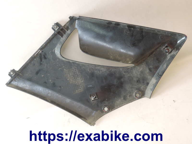 flanc milieu droit Honda CBR 125 - photo 2