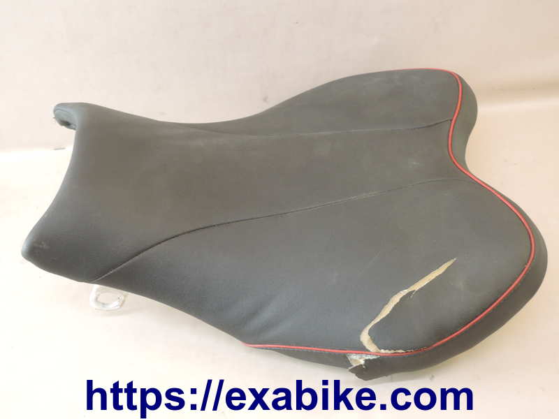 driver seat Suzuki GSXR 1000 - photo 1