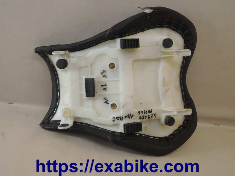 driver seat Suzuki GSXR 1000 - photo 2