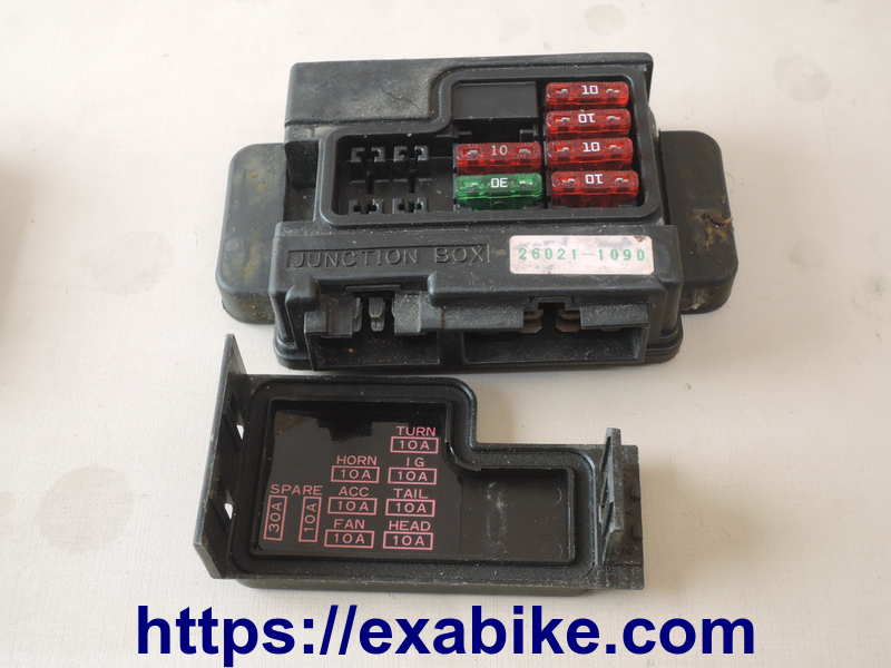 fuses box Kawasaki GPZ 500 - photo 1