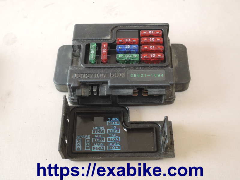 boitier des fusibles Kawasaki Zephyr 750 - photo 1