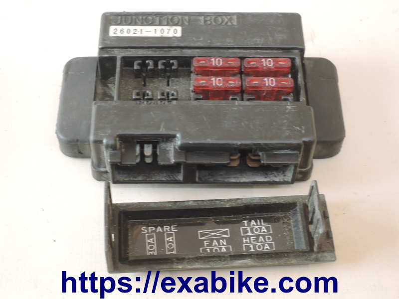 boitier des fusibles Kawasaki ZX10 Tomcat - photo 1