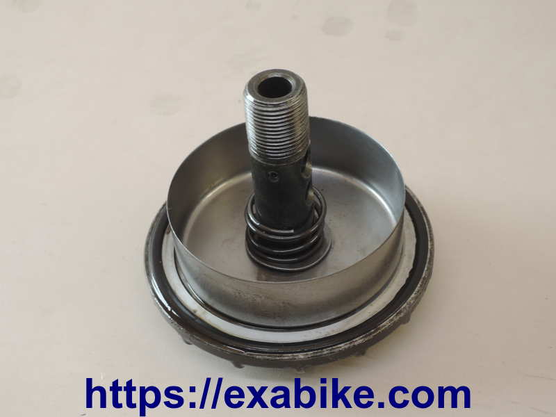 oil filter case Kawasaki Zephyr 550 - photo 2