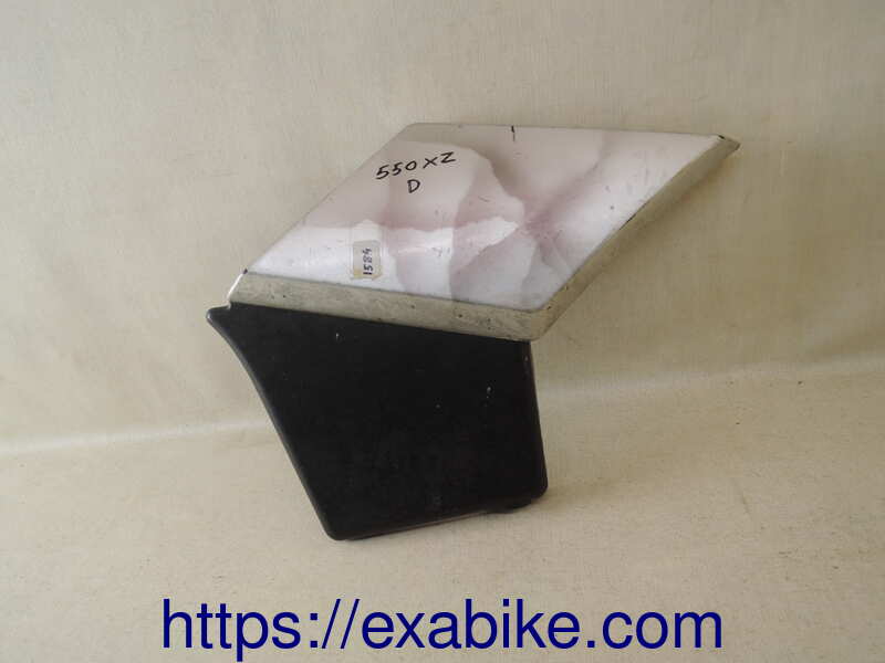 cache latéral droit Yamaha XZ 550 - photo 1