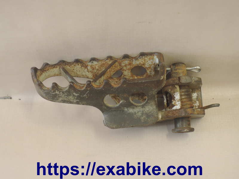 footrest, front left Yamaha DTR 200 - photo 1