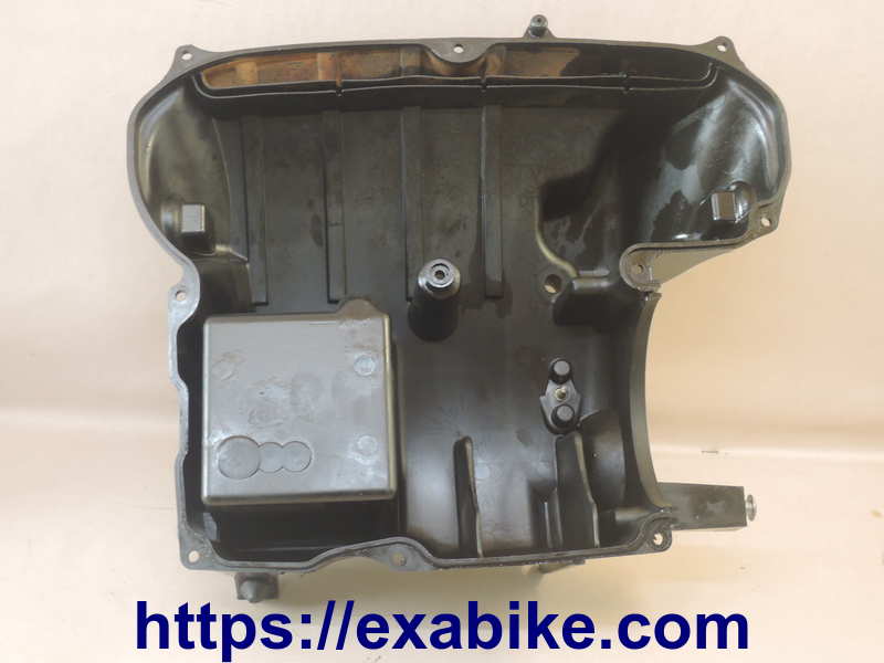 air cleaner uupper case Honda CB 900 F Hornet - photo 1