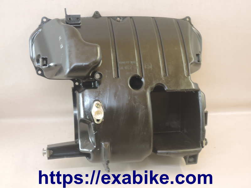 air cleaner uupper case Honda CB 900 F Hornet - photo 2