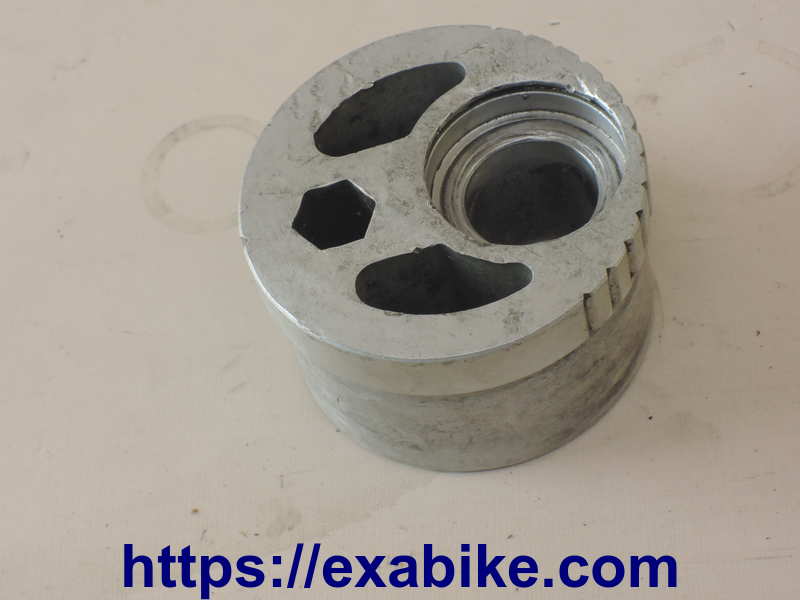 chain tensioner Kawasaki GPZ 900 Ninja - photo 1