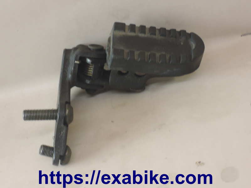 footrest, front right Yamaha TW 125 - photo 1