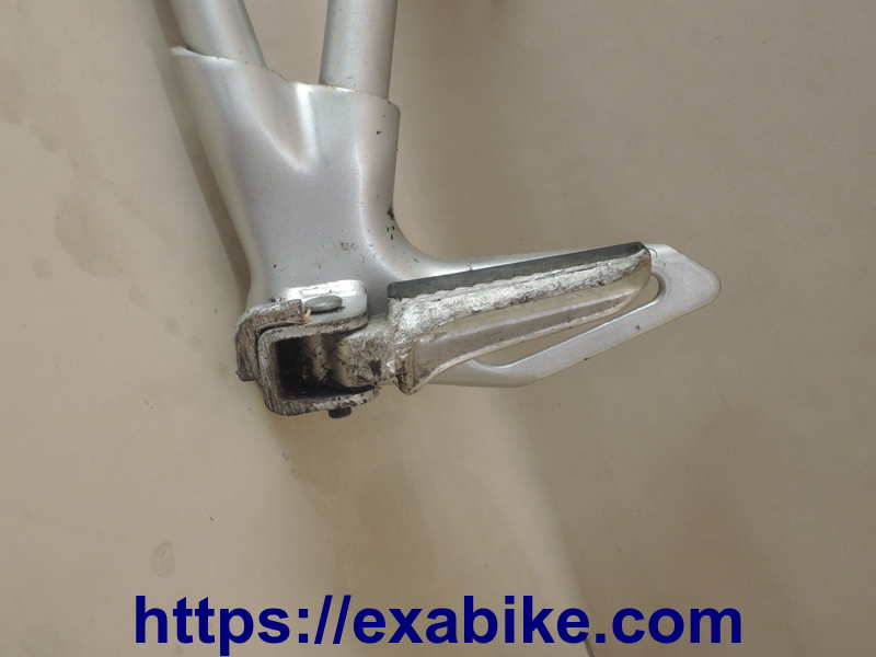 footpeg, rear left Suzuki GSF 650 Bandit - photo 2