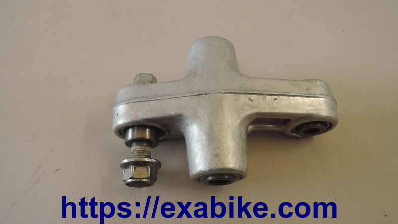 swingarm connection Suzuki GSF 650 Bandit - photo 1