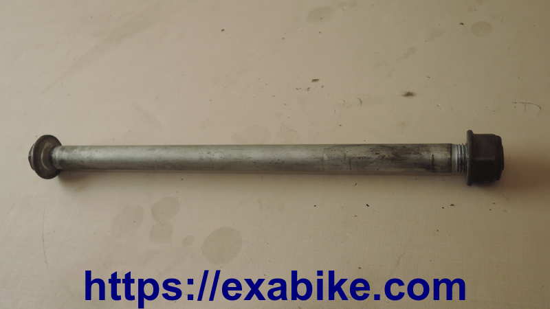 swingarm axle Honda XR 125 - photo 1