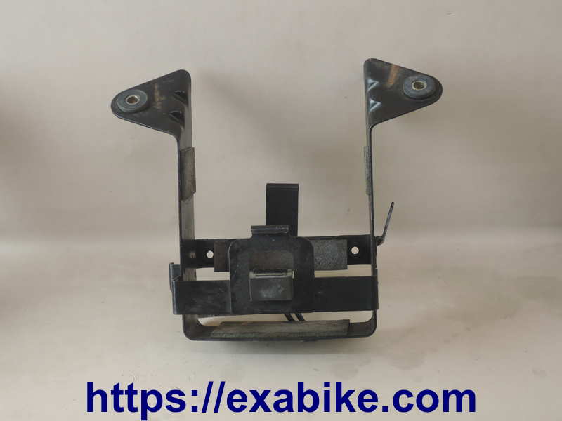 battery case Suzuki RG 125 - photo 1
