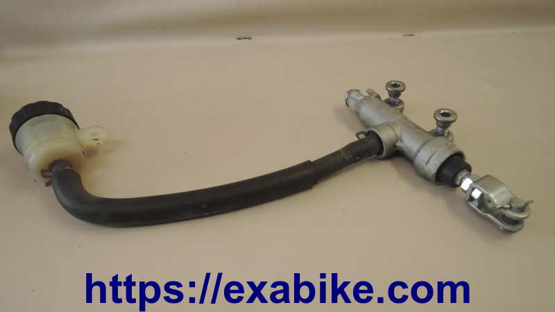 rear master cylinder Kawasaki Z 750 - photo 1