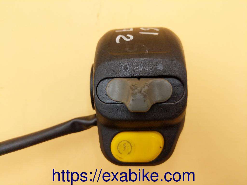 commodo droit Yamaha 125 Majesty - photo 1