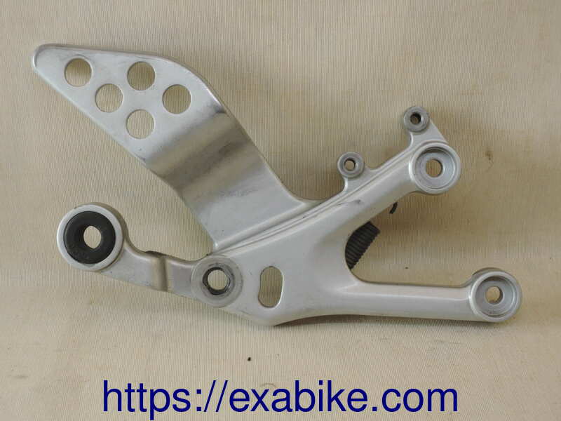 footrest plate, front right Yamaha 125 YZF-R - photo 1
