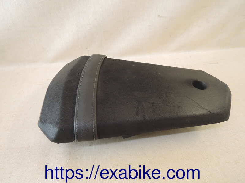 rear seat Yamaha 125 YZF-R - photo 1
