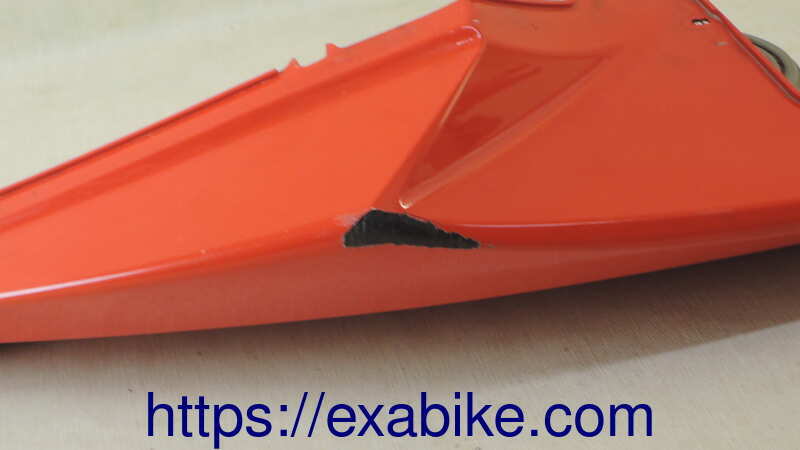 rear cowl, right Yamaha 125 YZF-R - photo 2