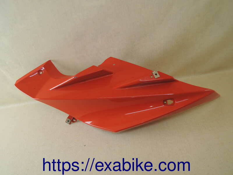 cowling, left Yamaha 125 YZF-R - photo 1
