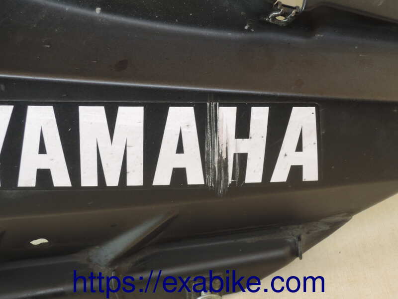 middle cowl, right Yamaha 125 YZF-R - photo 2