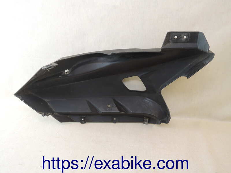 middle cowl, right Yamaha 125 YZF-R - photo 3