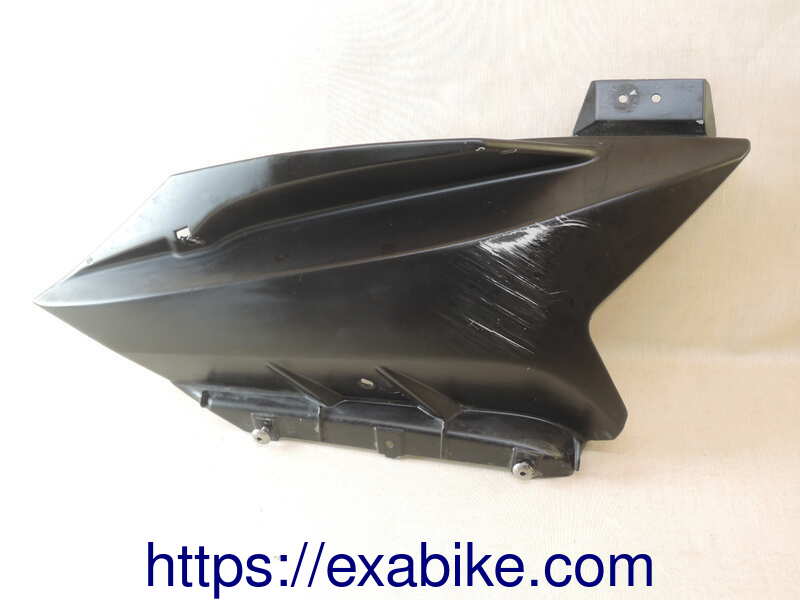 middle cowl, left Yamaha 125 YZF-R - photo 1