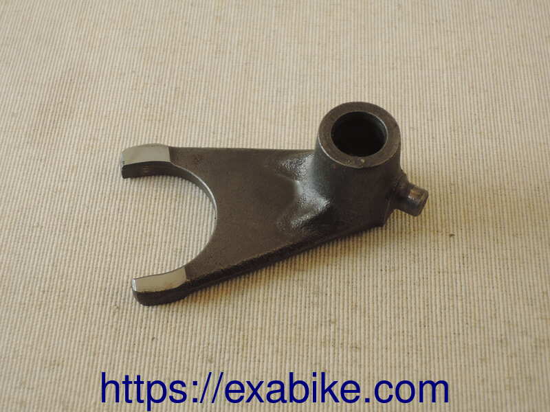 gearshift fork Suzuki Marauder 125 - photo 1