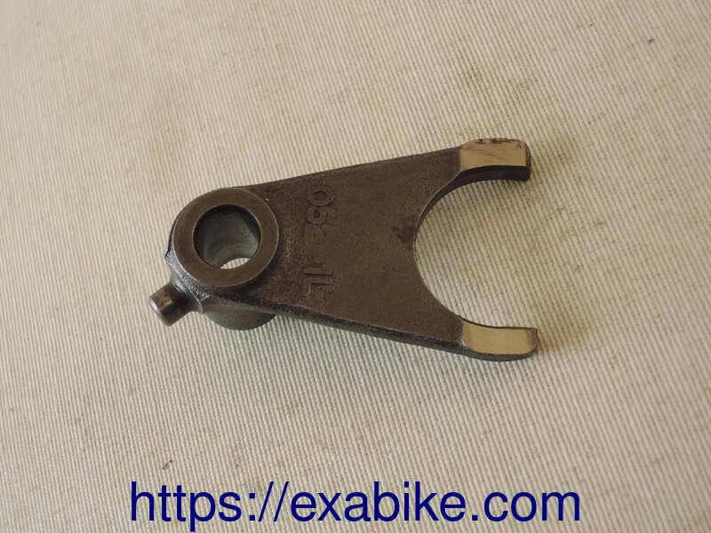 gearshift fork Suzuki Marauder 125 - photo 2