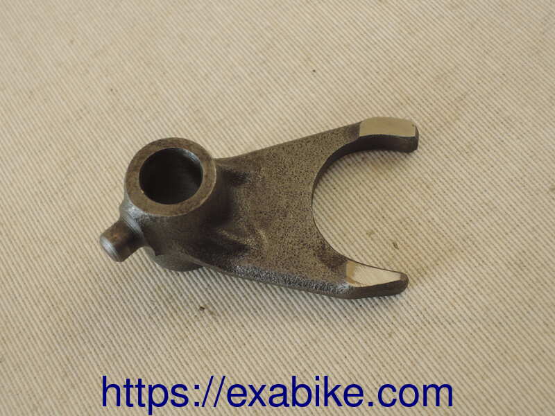 gearshift fork Suzuki Marauder 125 - photo 1
