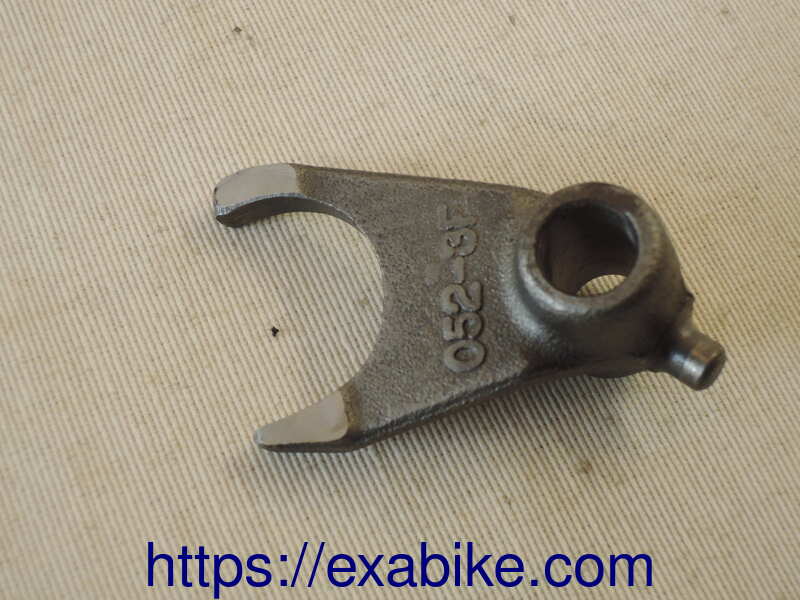 gearshift fork Suzuki Marauder 125 - photo 2