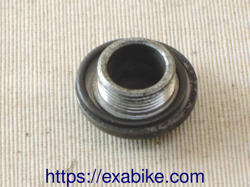 carburetor float chamber cap Suzuki GS400E - photo 2