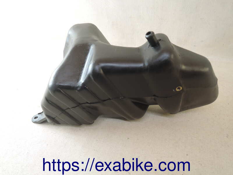 air cleaner case Suzuki RG 125 - photo 2