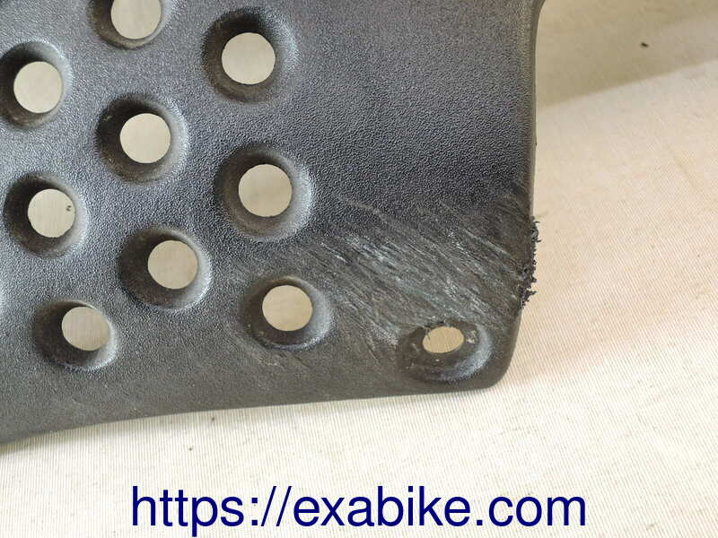 cache latéral gauche Triumph Tiger 900 - photo 2