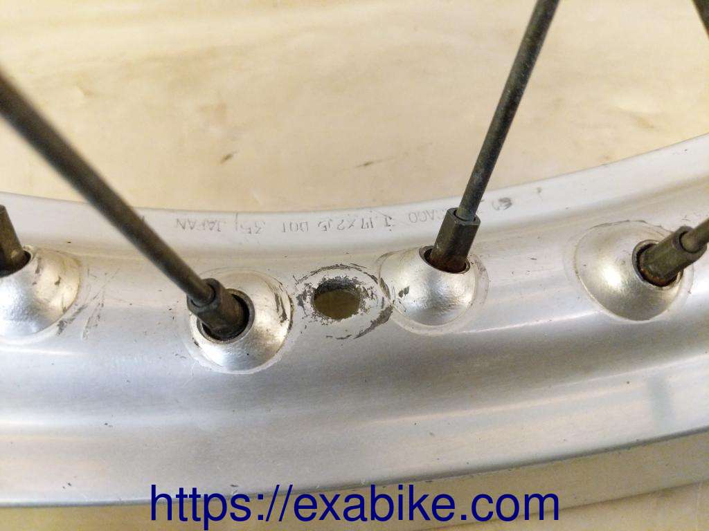 rear wheel Kawasaki KLR 250 - photo 3