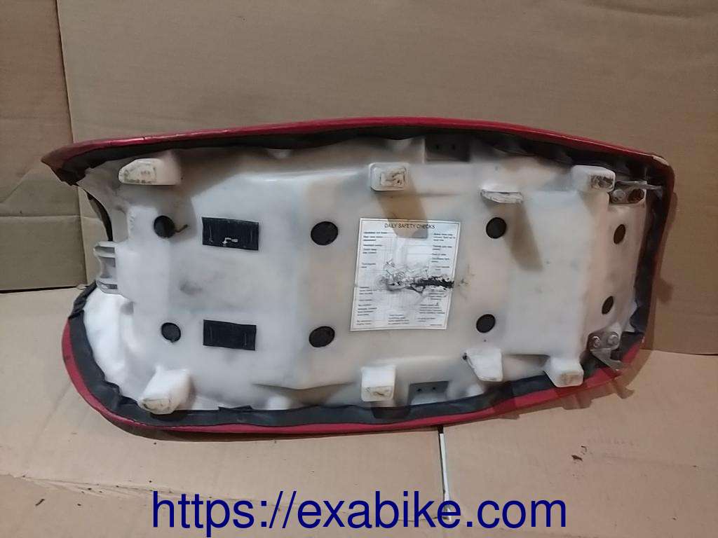 selle Kawasaki GPZ 500 - photo 3