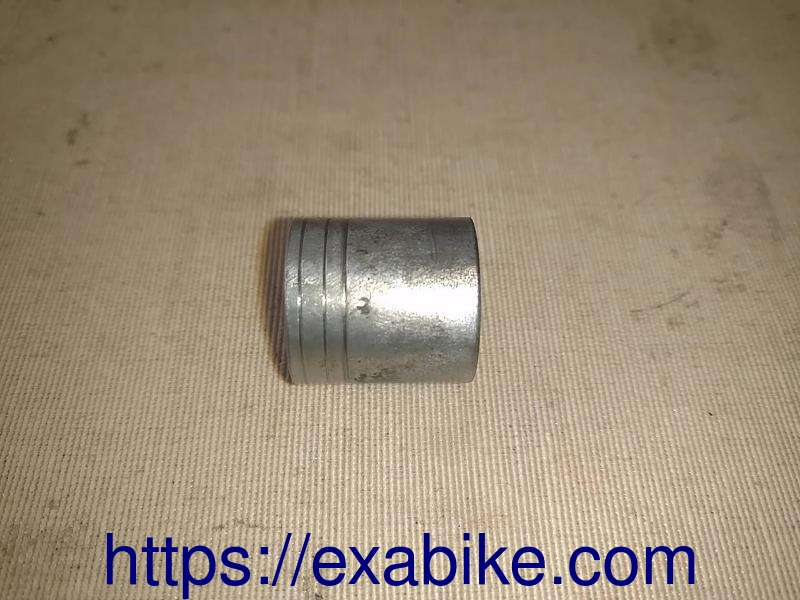 front wheel spacer Honda VF750F - photo 1