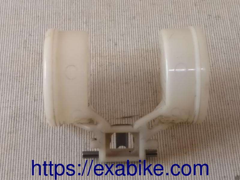 flotteur de carburateur Kawasaki ZRX 1200 - photo 1