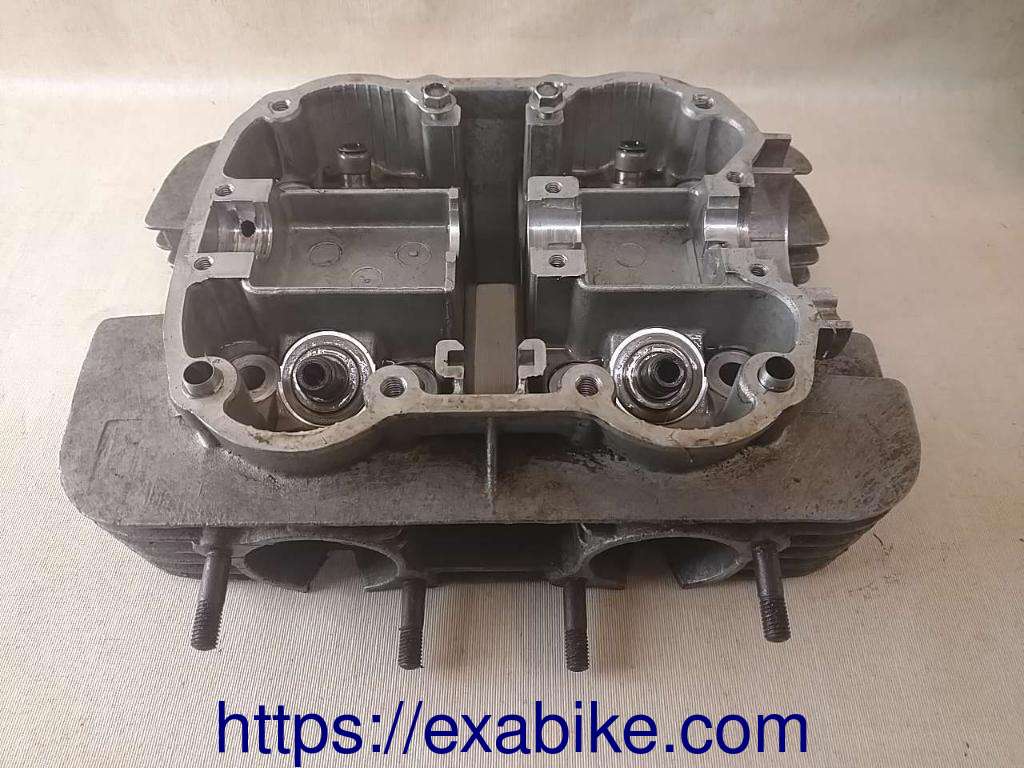 cylinder head Yamaha XS 250 - photo 4
