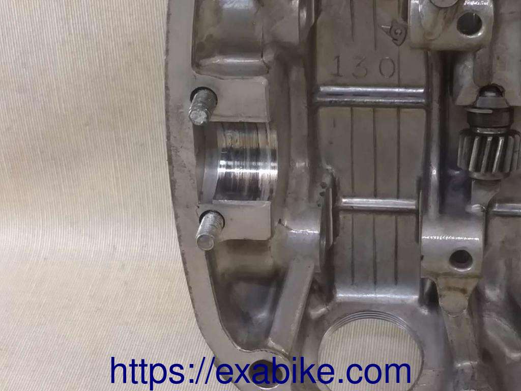 cylinder head Yamaha XS 250 - photo 7