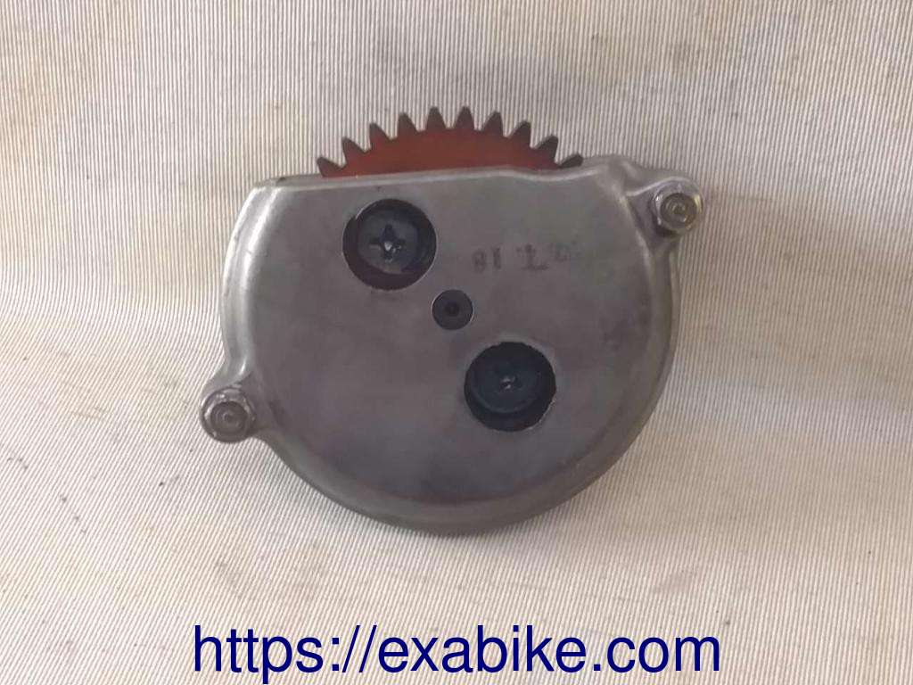oil pump Kymco 125 Sector - photo 1