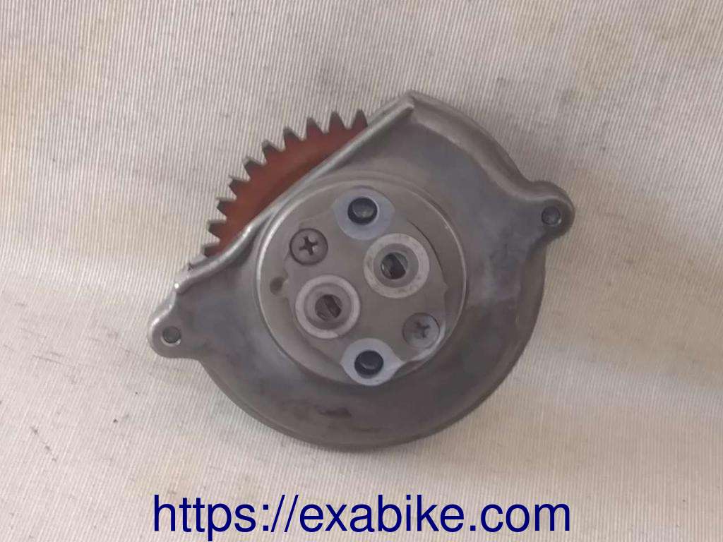 oil pump Kymco 125 Sector - photo 2