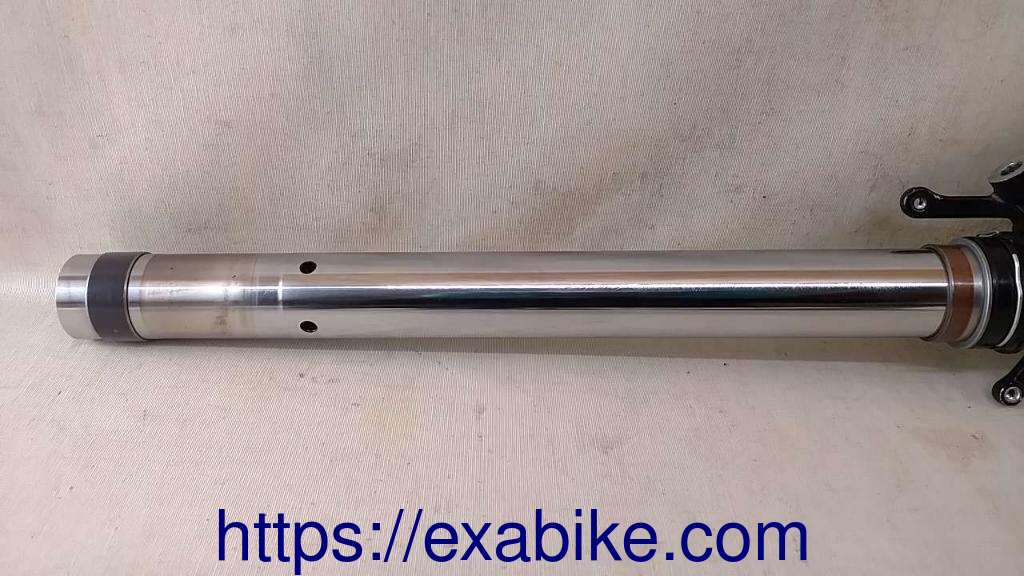 fork lower tube, left Suzuki GSXR 1000 - photo 2