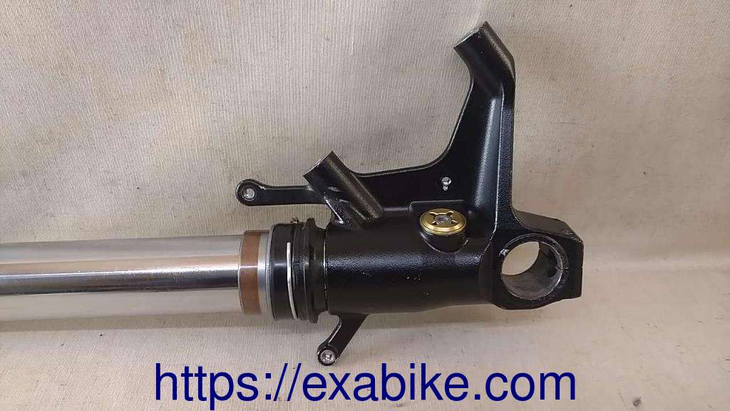 fork lower tube, left Suzuki GSXR 1000 - photo 3
