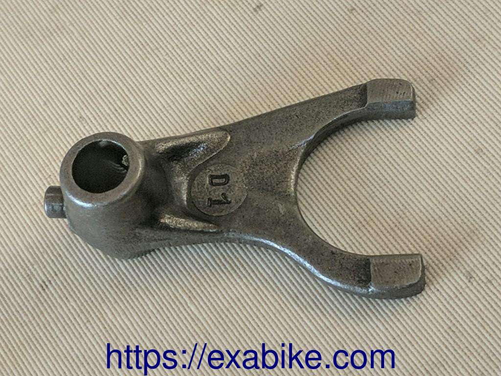 gearshift fork, left Yamaha 125 XTX - photo 1