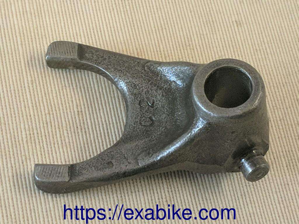 gearshift fork, center Yamaha 125 XTX - photo 1