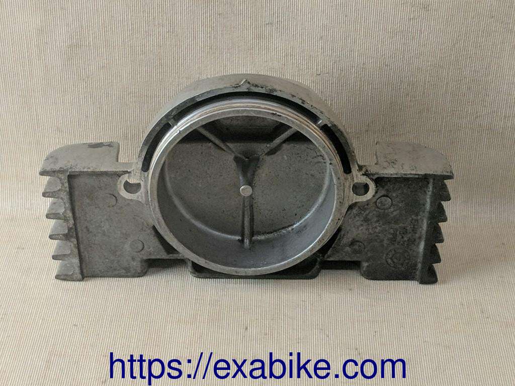 cylinder head side cover Yamaha 125 XTX - photo 2