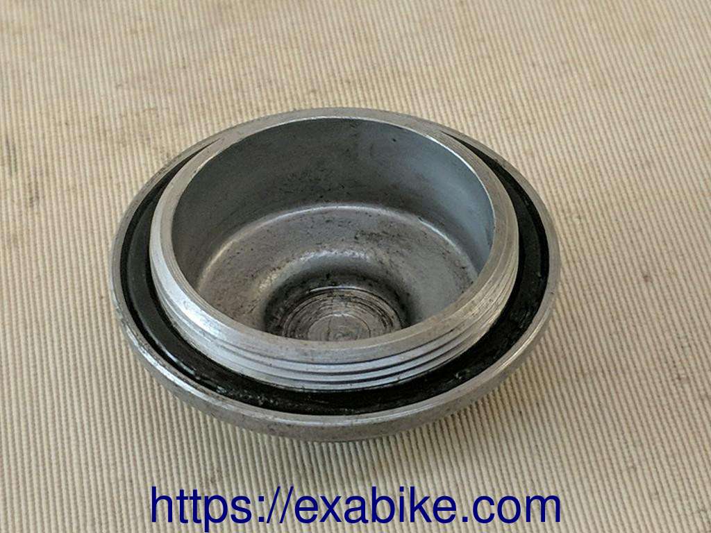 valve rocker cap Yamaha 125 XTX - photo 2