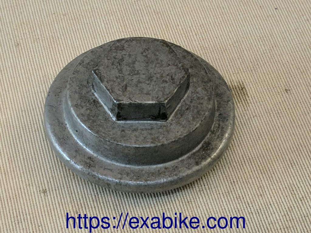 valve rocker cap Yamaha 125 XTX - photo 1