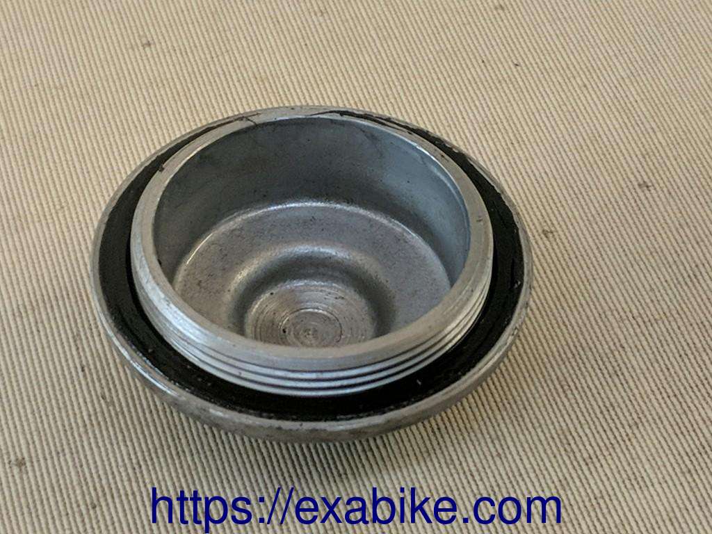 valve rocker cap Yamaha 125 XTX - photo 2