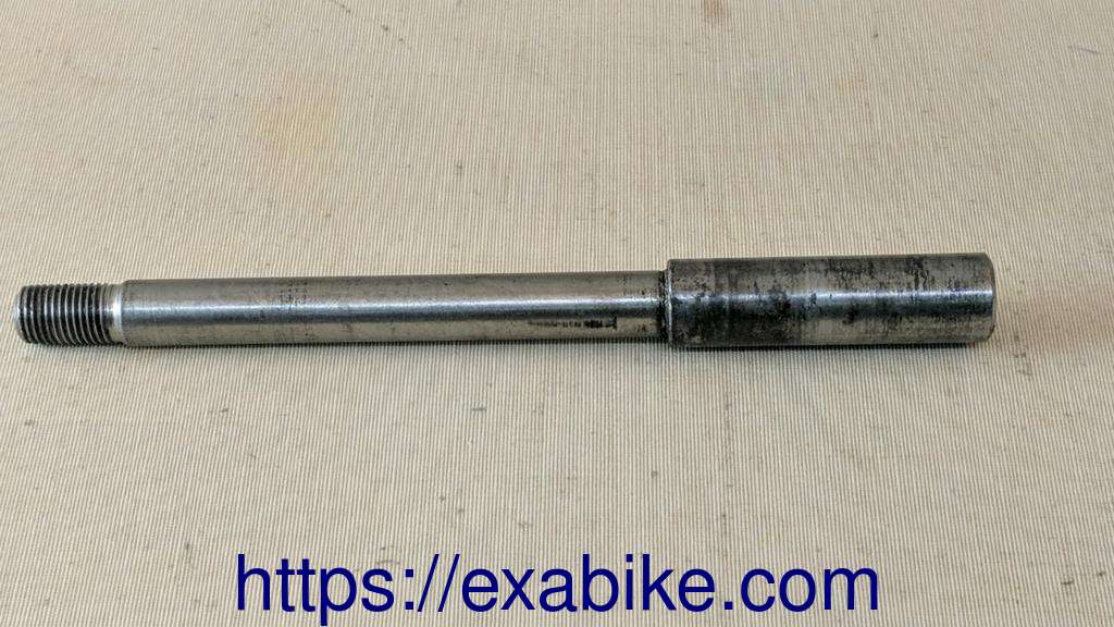front wheel axle Yamaha 125 XTX - photo 1